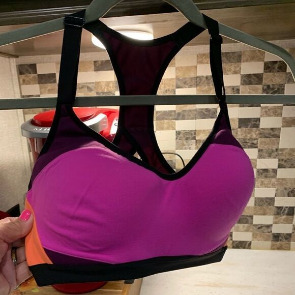 Victoria’s Secret Sports Bra - Picture 1 of 6